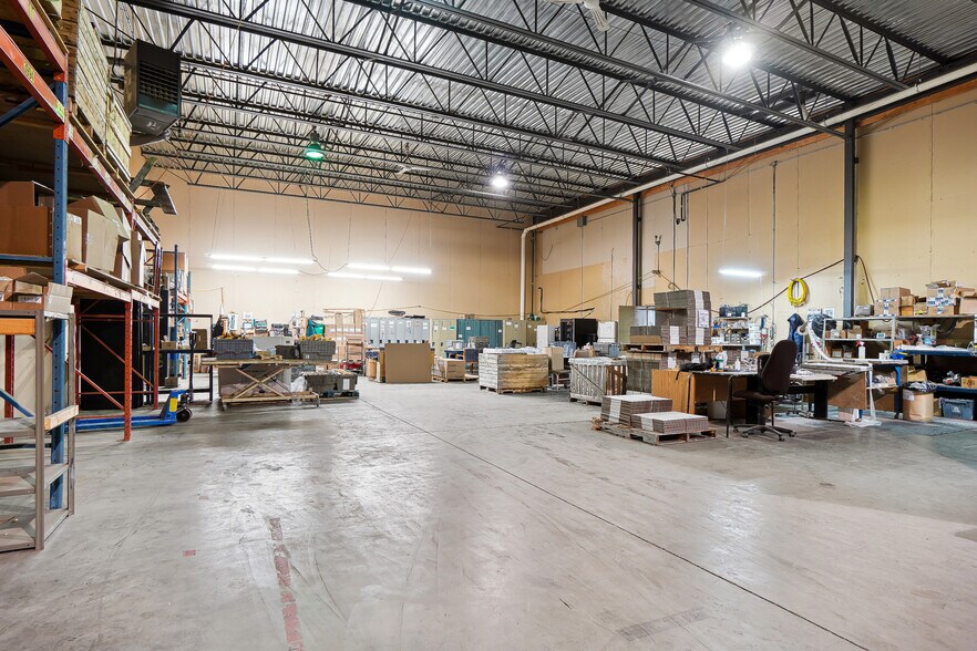 More Photos Of 717 St Saint-Pierre S, Joliette Manufacturing For Lease
