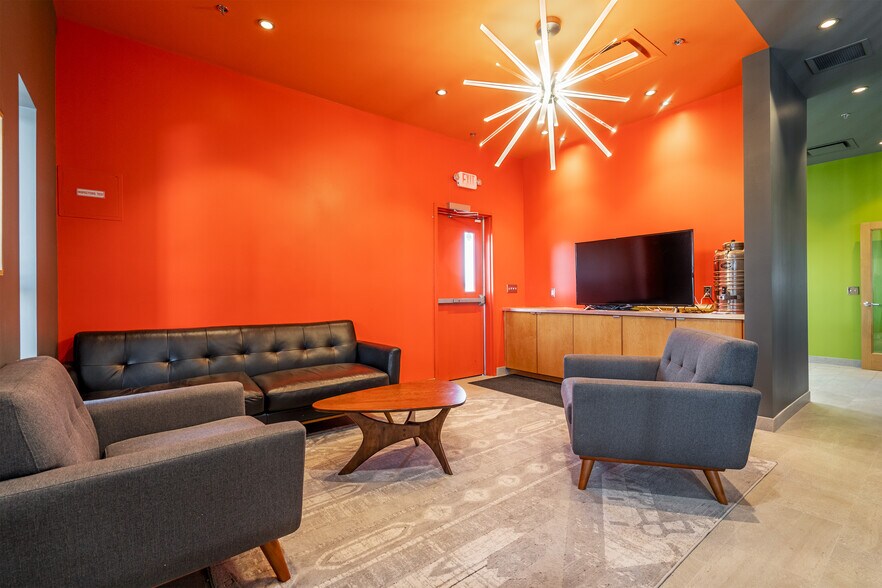 More Photos Of 27556 I 25 East Frontage Rd, Santa Fe Light Distribution For Sale