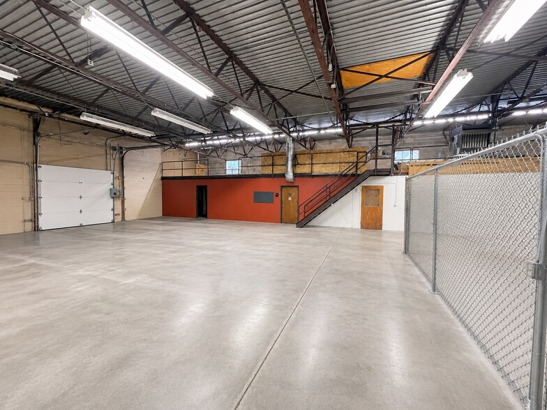 More Photos Of 2555 Baird Rd, Penfield Light Manufacturing For Lease