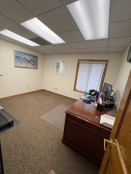 More Photos Of 2149 Velp Ave, Green Bay Office For Lease
