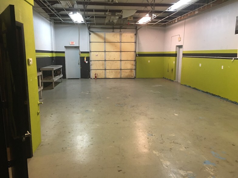 More Photos Of 1611 N Garfield Ave, Deland Auto Repair For Sale