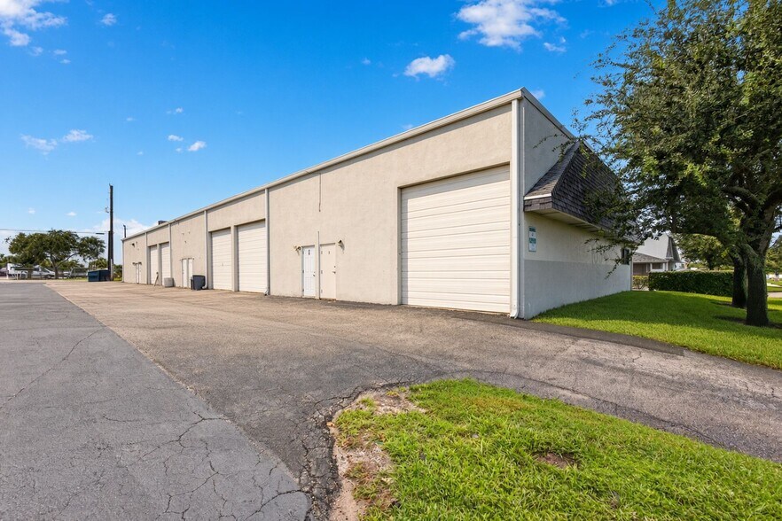 More Photos Of 1334 S Killian Dr, Lake Park Warehouse For Sale
