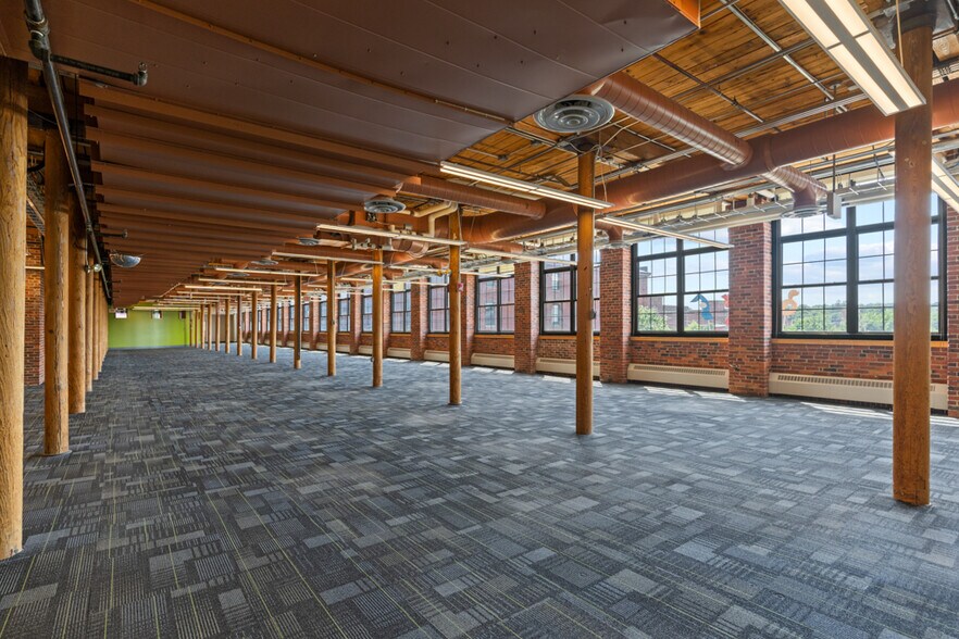 More Photos Of 140 Mill St, Lewiston Office Residential For Sale