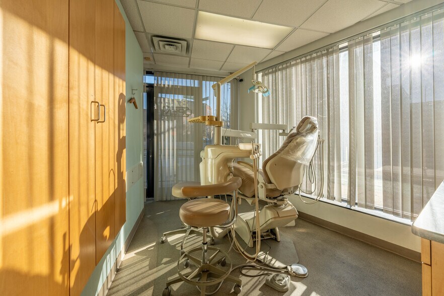 More Photos Of 875 N Milwaukee Ave, Chicago Storefront Retail Residential For Sale