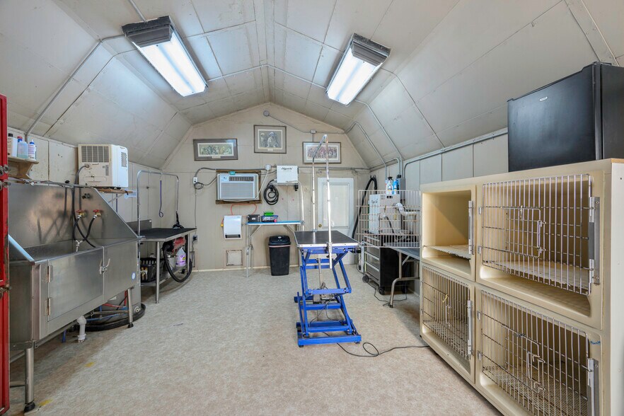 More Photos Of 10963 E US Highway 82, Windom Specialty For Sale