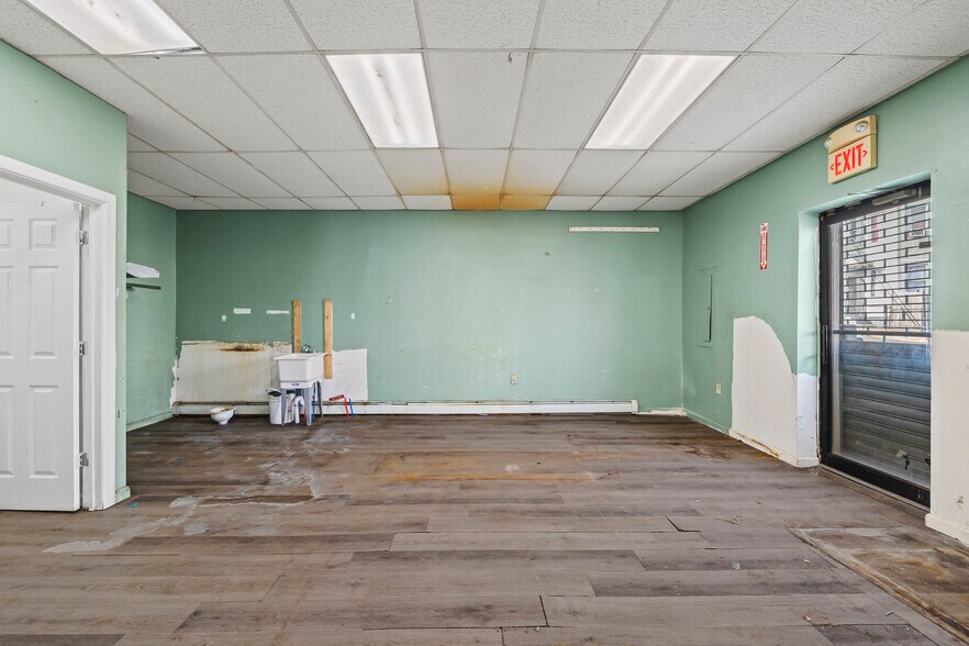 More Photos Of 402 10th Ave, Paterson Storefront For Lease