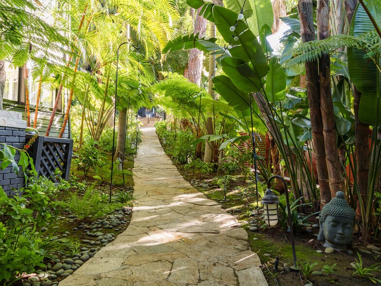 More Photos Of 1908 Hillcrest Rd, Los Angeles Apartments For Sale