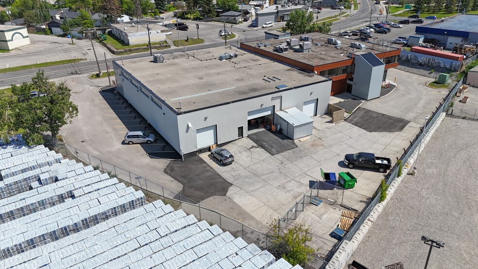 More Photos Of 7207 Fairmount Dr SE, Calgary Storefront Retail Office For Lease