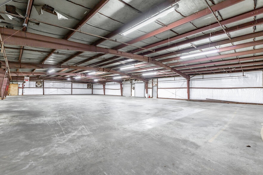 More Photos Of 1318 Underwood St, Dalton Warehouse For Sale