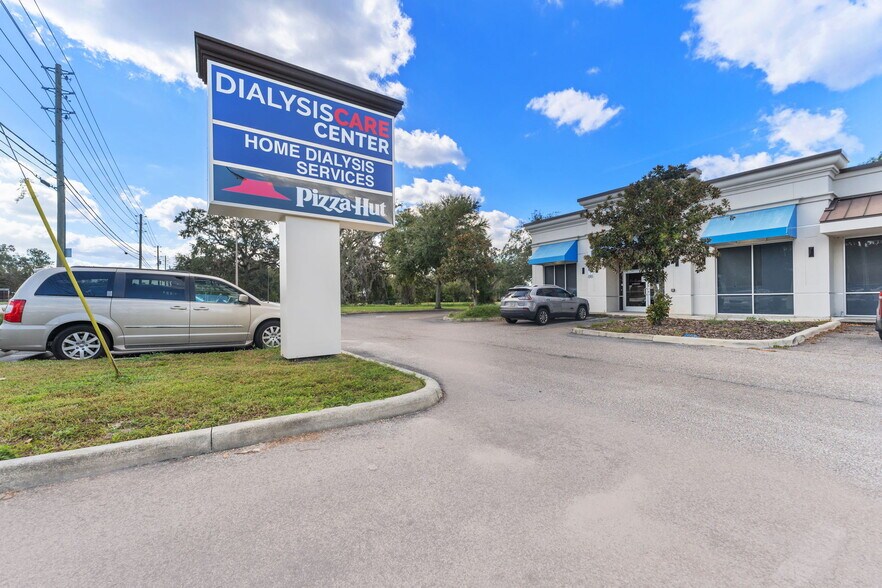 More Photos Of 7179-7187 Broad St, Brooksville Freestanding For Sale