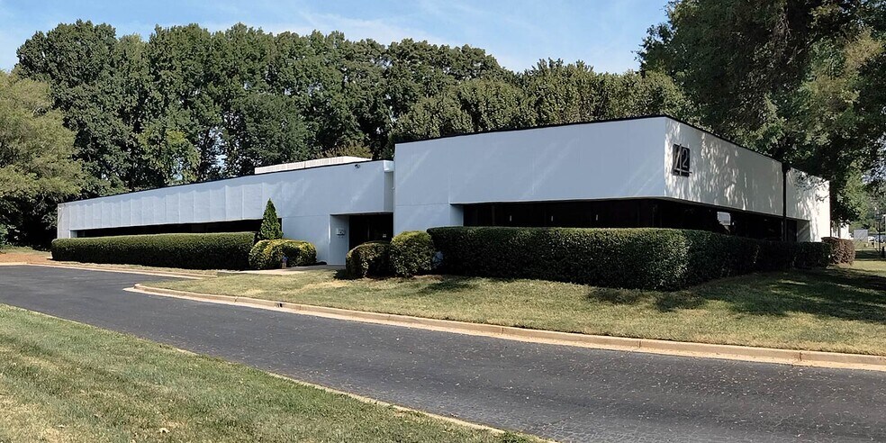 More Photos Of 421 Minuet Ln, Charlotte Office For Lease