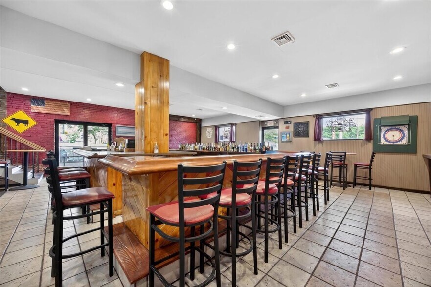 More Photos Of 650-654 S Main St, Wilkes-Barre Bar For Sale