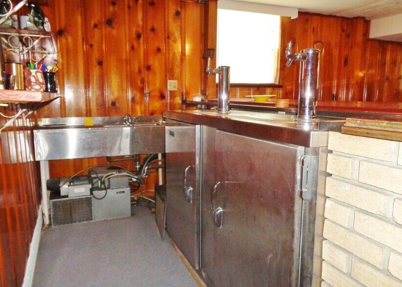 More Photos Of 4911 N Bend Rd, Cincinnati Office Residential For Sale