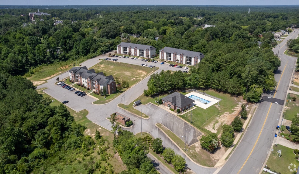 More Photos Of 2737 Kentberry Ave, Fayetteville Apartments For Sale