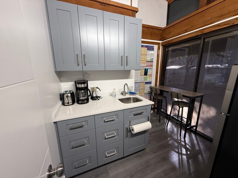 More Photos Of 8200 W Sunrise Blvd, Plantation Office For Sale