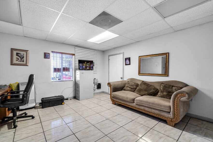 2231 W 80th St, Hialeah, FL 33016 Warehouse For Sale