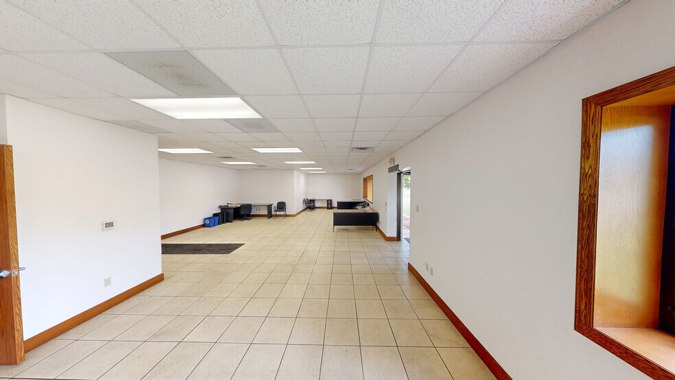 More Photos Of 1325 S Perkins St, Appleton Manufacturing For Lease