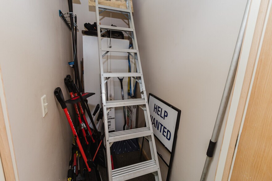 More Photos Of 3101 S Broadway St, Wichita Freestanding For Sale