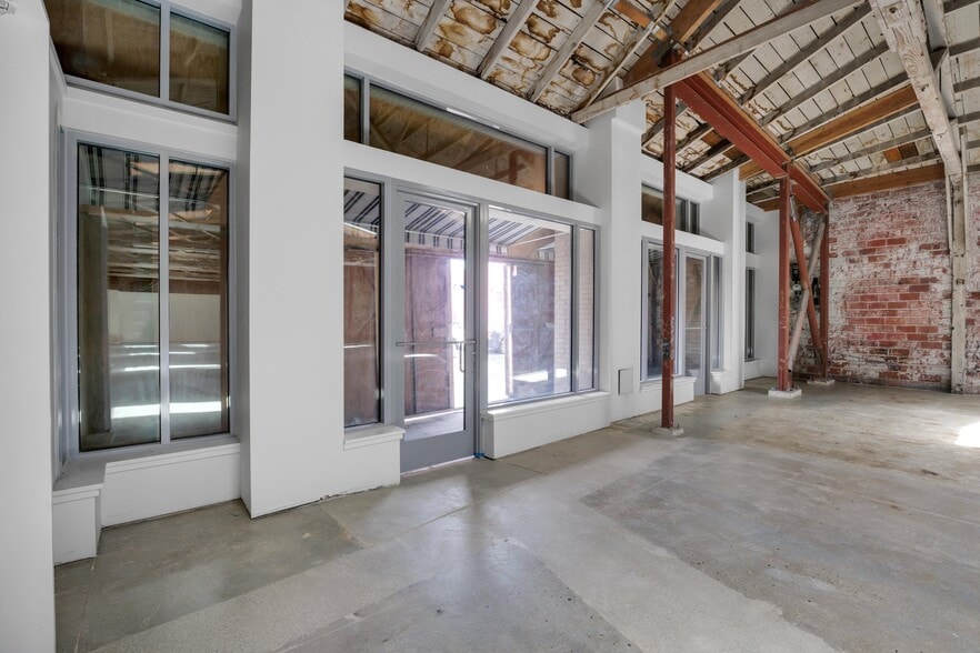 More Photos Of 2508-2510 Telegraph Ave, Oakland Storefront For Lease