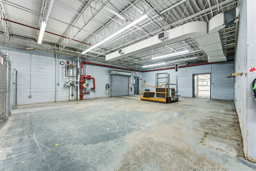 More Photos Of 501 Locust Ave, Fairmont Freestanding For Sale