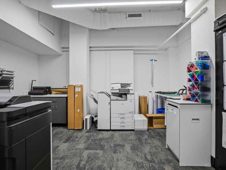 More Photos Of 14 O'Henry Ave, Asheville Loft Creative Space For Lease