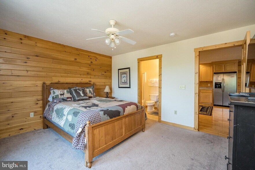 More Photos Of 25 Cedar Shores dr, Mchenry Marina For Sale