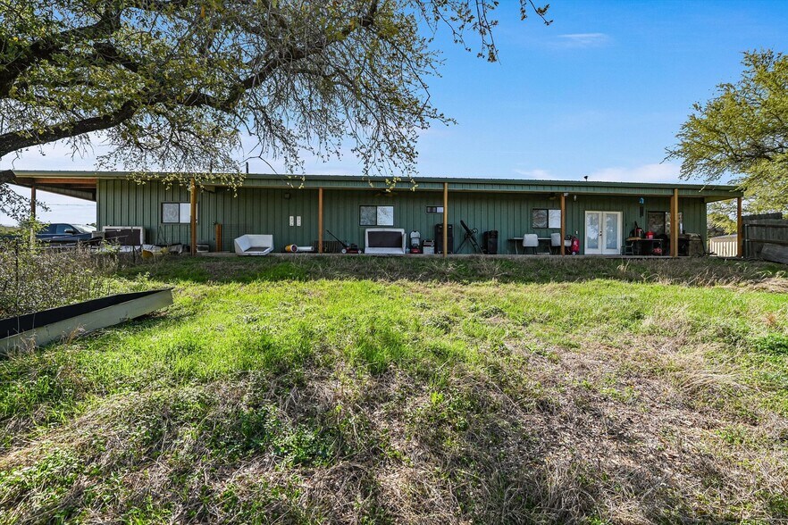 More Photos Of 21511 State Highway 71 W, Spicewood Light Manufacturing For Sale