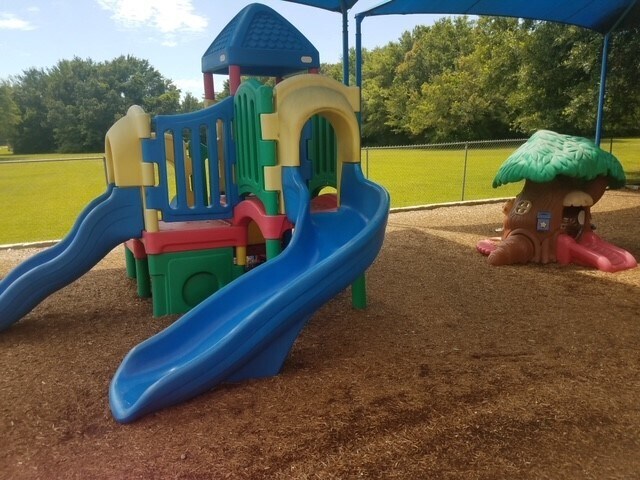 More Photos Of 3421 E Walnut St, Pearland Daycare Center For Sale