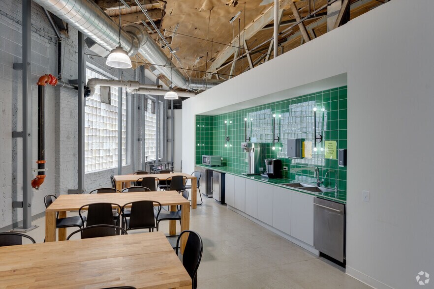 More Photos Of 3220 W Grand Ave, Chicago Food Processing For Lease