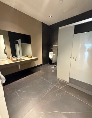 More Photos Of S64W15660 Commerce Center Pky, Muskego Distribution For Lease