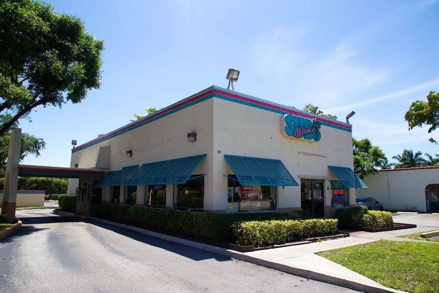 More Photos Of 750 W Sample Rd, Pompano Beach Fast Food For Lease