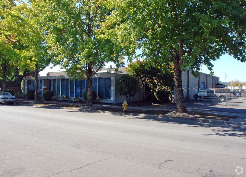More Photos Of 1745 23rd St SE, Salem Warehouse For Lease