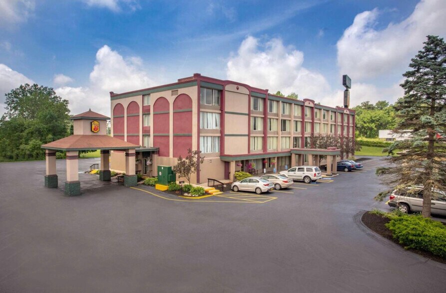 More Photos Of 8040 Perry Hwy, Erie Hotel For Sale