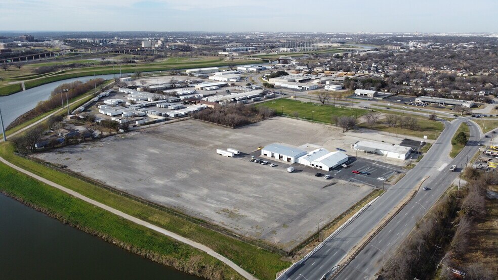 More Photos Of 1720 Riverside Dr, Fort Worth Warehouse For Lease