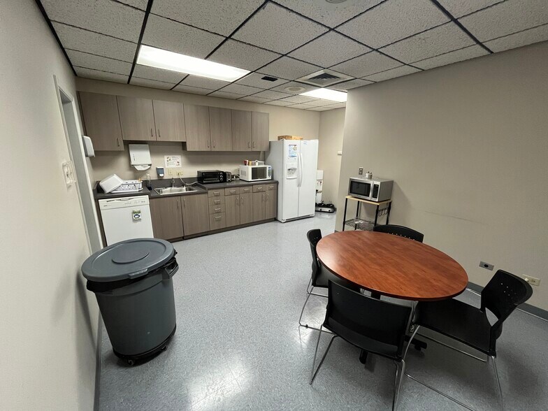 More Photos Of 5700 Logan St, Denver Office For Sale