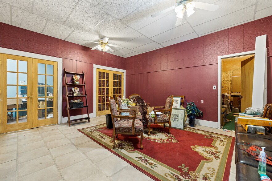 More Photos Of 603 N River St, Hot Springs Hotel For Lease