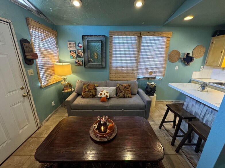 More Photos Of 907 S Madison St, Amarillo Storefront Retail Residential For Sale