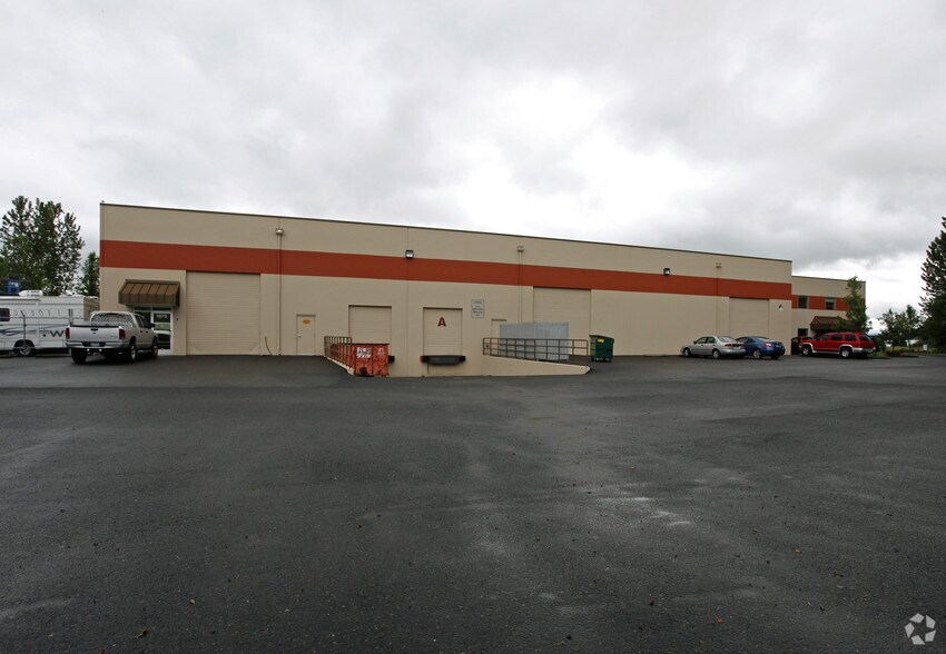 More Photos Of 1871-1891 NW Commerce Ct, Troutdale Warehouse For Lease