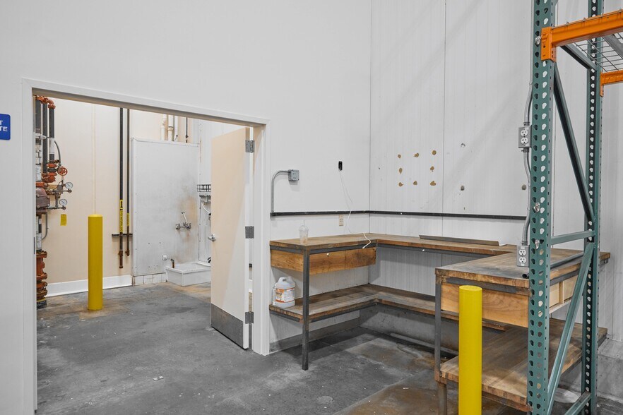 More Photos Of 3000-3090 E Washington Blvd, Los Angeles Refrigeration Cold Storage For Lease