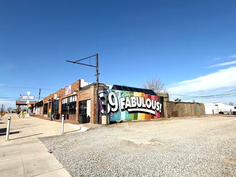 Primary Photo Of 2125-2137 NW 39th St, Oklahoma City Storefront For Sale