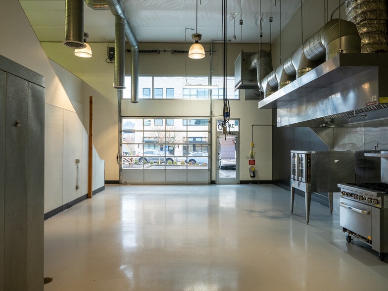 More Photos Of 1630-1670 SE 3rd Ave, Portland Food Processing For Lease