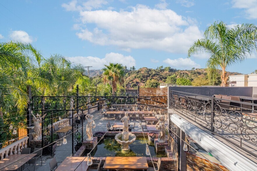 More Photos Of 6500 Foothill Blvd, Tujunga Restaurant For Sale