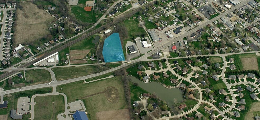 More Photos Of 435 W Broadway St, Fortville Land For Sale