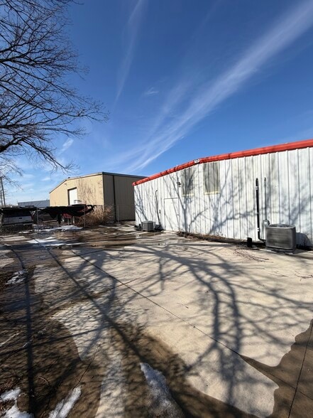 More Photos Of 10012 E 46th Pl, Tulsa Warehouse For Sale