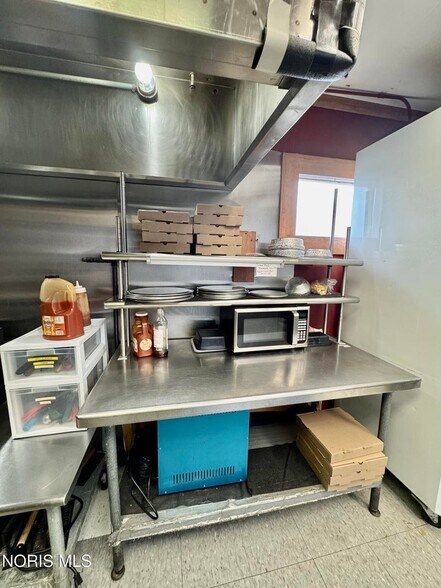 More Photos Of 404 W Vine St, Edgerton Restaurant For Sale