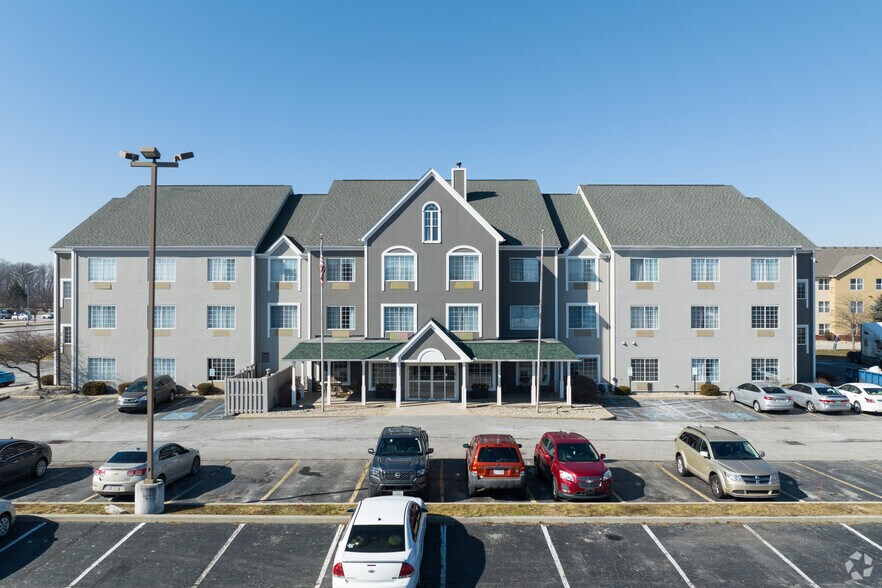 More Photos Of 541 W Dussel Dr, Maumee Hotel For Sale