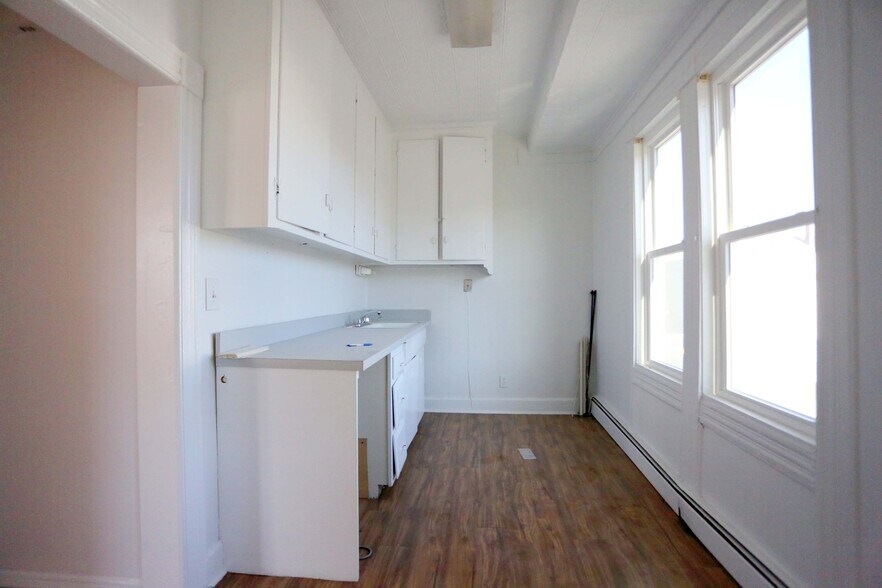 More Photos Of 380 Mclean Blvd, Paterson Freestanding For Lease