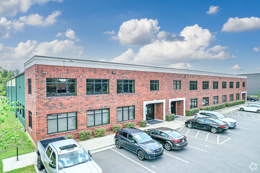More Photos Of 2022 Van Buren Ave, Indian Trail Light Manufacturing For Lease