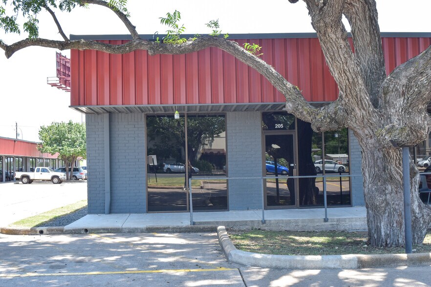 More Photos Of 1514 Ed Bluestein Blvd, Austin Unknown For Sale