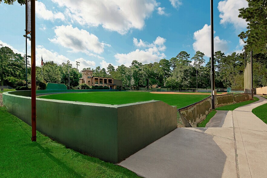 More Photos Of 28611 Blue Jack Ln, Magnolia Sports And Entertainment For Sale